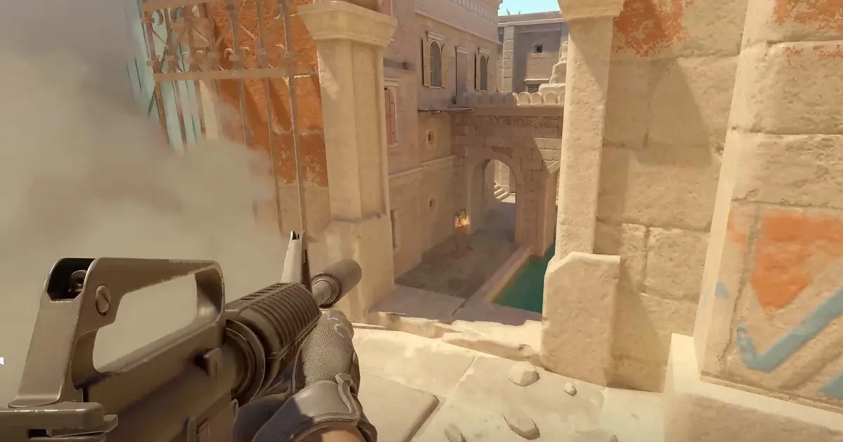 Переключение рук в CS2: возможно ли держать оружие в левой руке? — изображение 1