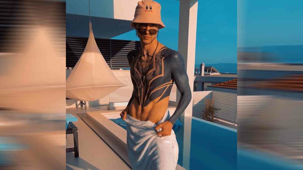 Рекклз показал новые татуировки на своих ногах и рукахn — изображение 1