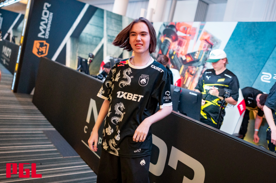 Кто может противостоять бесспорному командному духу? Обзор плей-офф PGL Major Копенгаген 2024Кто может противостоять бесспорному командному духу? Обзор плей-офф PGL Major Копенгаген 2024 — изображение 9