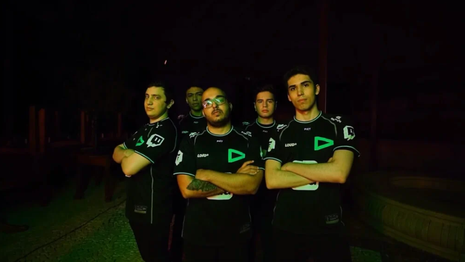 Переключение рук в CS2: Руководство по изменению модели вида — изображение 1